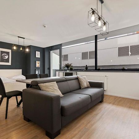 Lam Moon - Ac - Terrace Apartment Bratislava Bagian luar foto