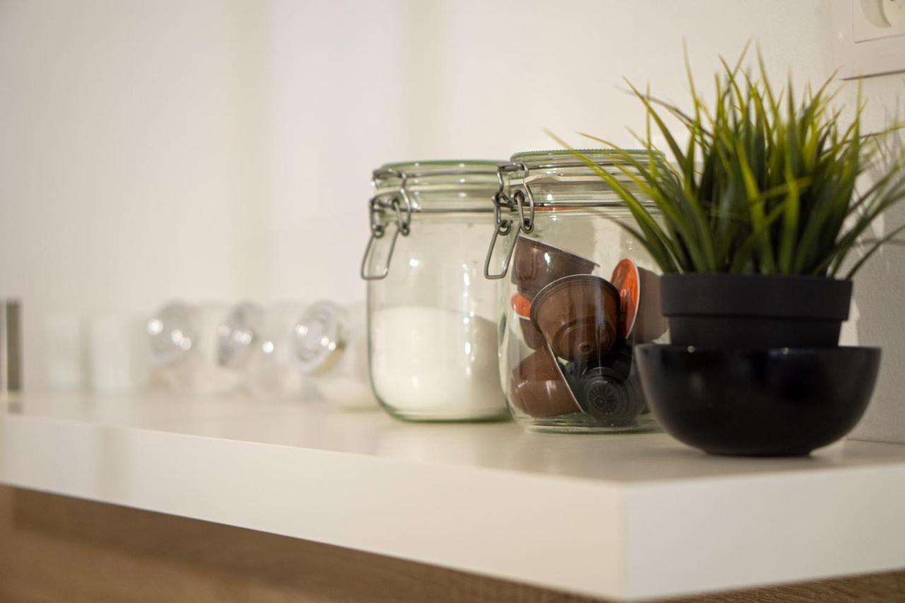 Lam Moon - Ac - Terrace Apartment Bratislava Bagian luar foto
