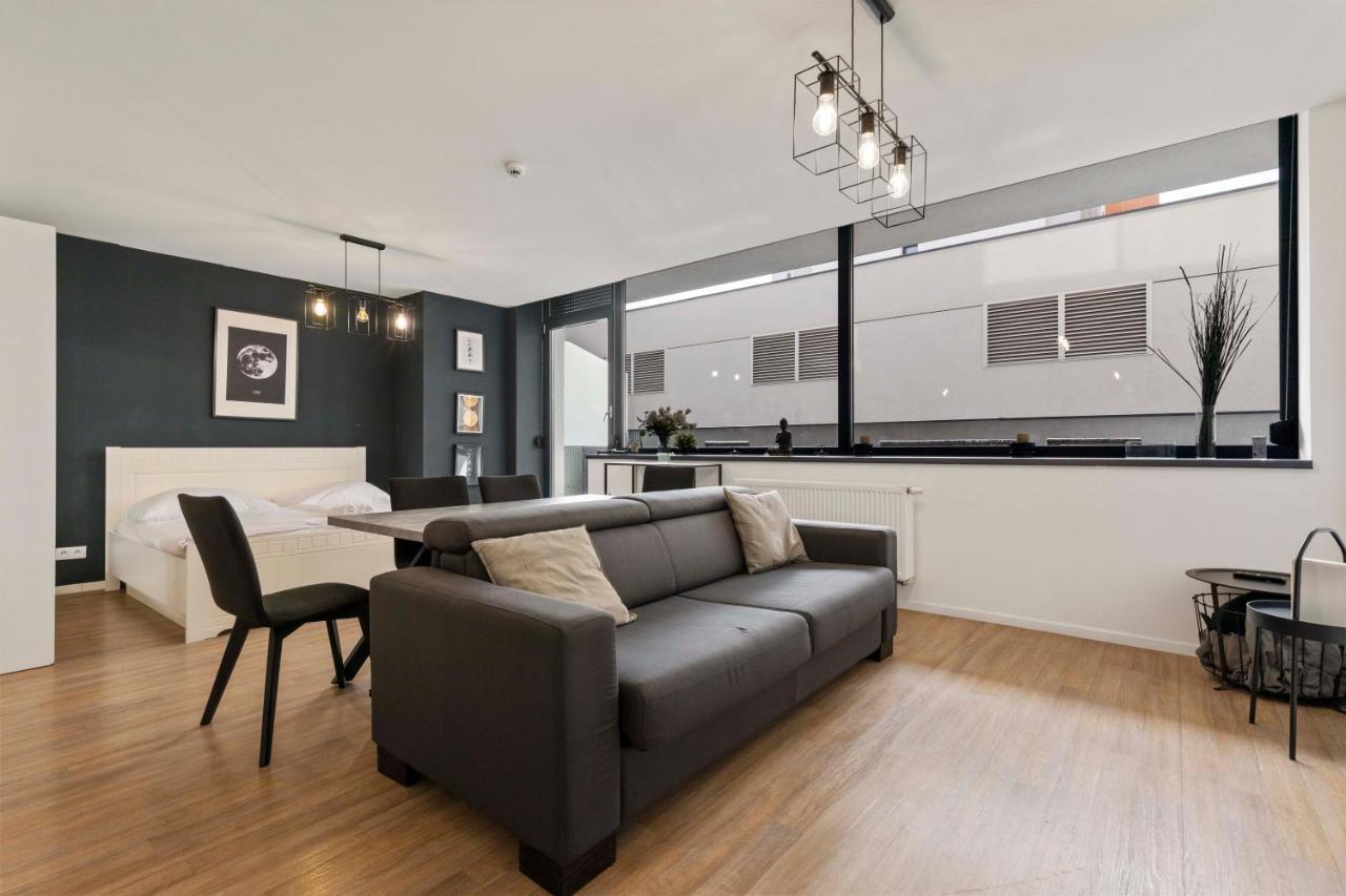 Lam Moon - Ac - Terrace Apartment Bratislava Bagian luar foto